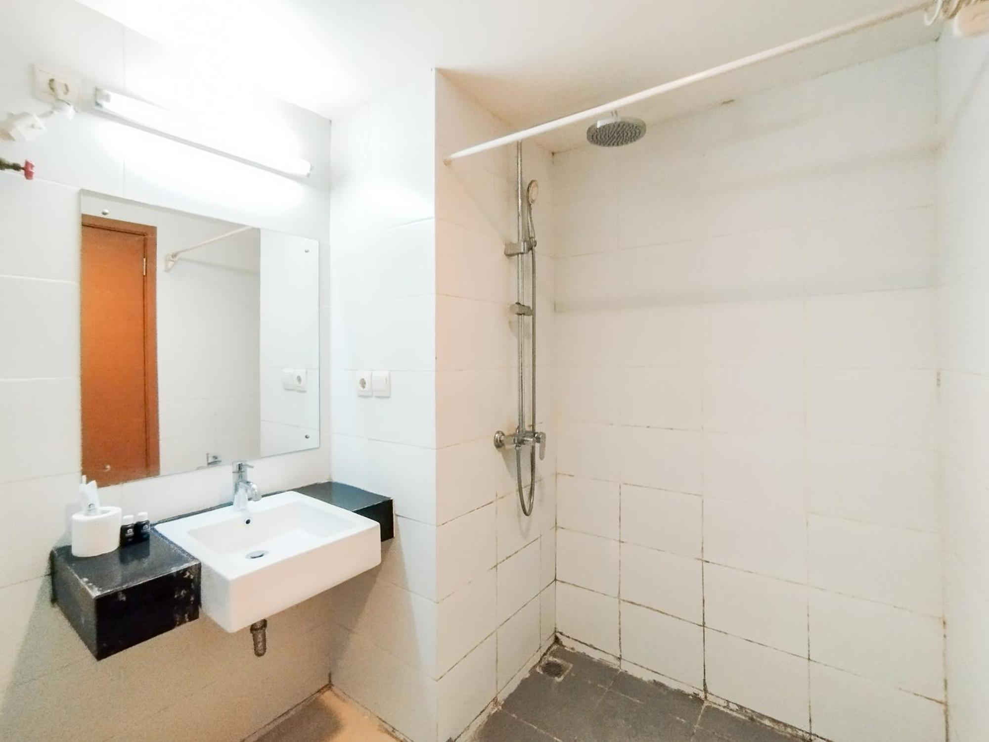 Simply And Comfy Studio Room Apartment Beverly Dago By Travelio Бандунг Екстер'єр фото